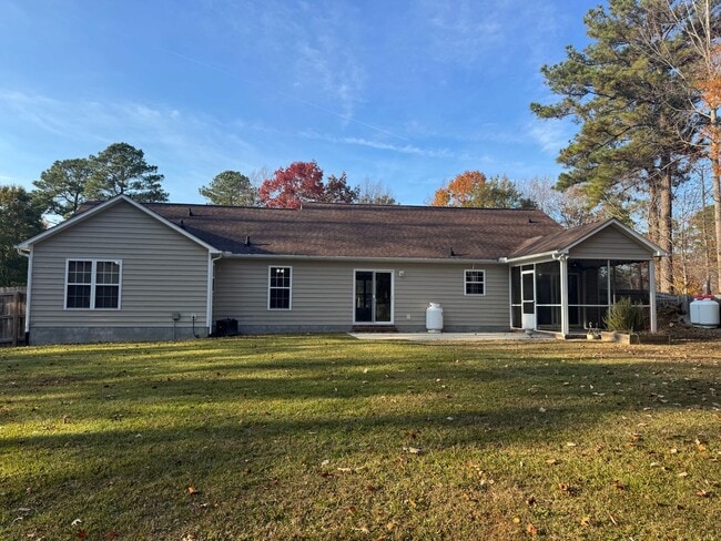 Building Photo - Beautiful home in Tucker Creek