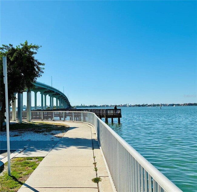 Building Photo - 113 12th St