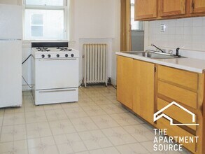 Building Photo - 5061 N Damen Ave