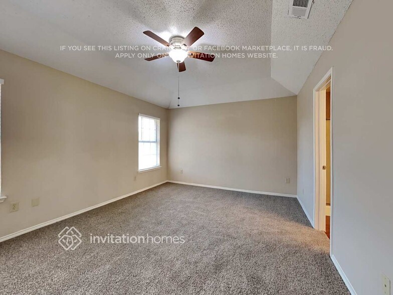 Building Photo - 924 Teakwood Ln