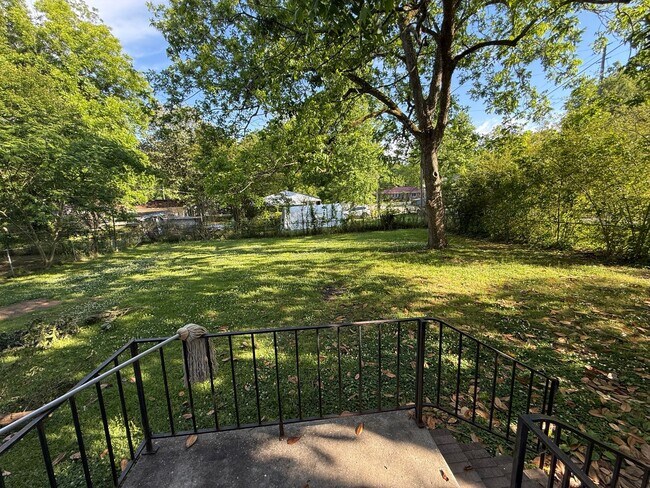 Building Photo - Charming 2 Bedroom / 1 Bathroom Home Near Downtown Pell City & Logan Martin Lake