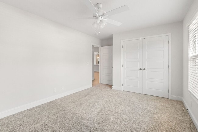 Building Photo - 1402 Dan Brown Dr