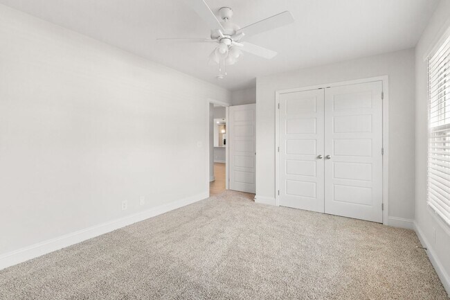 Building Photo - Lovely Home in Clarksville