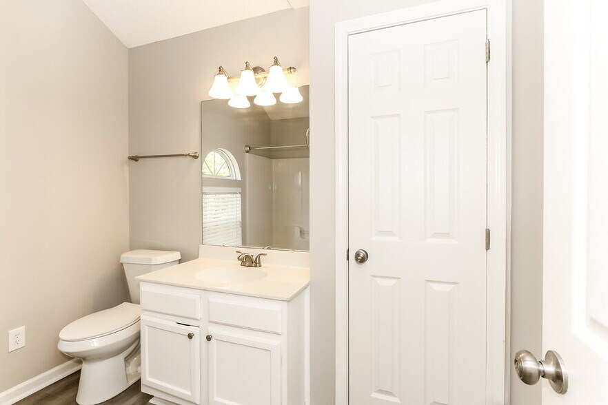 Building Photo - 6116 Red Clover Ln