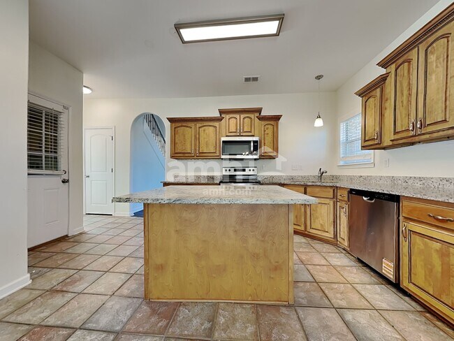 Building Photo - 13136 Braybourne Pkwy