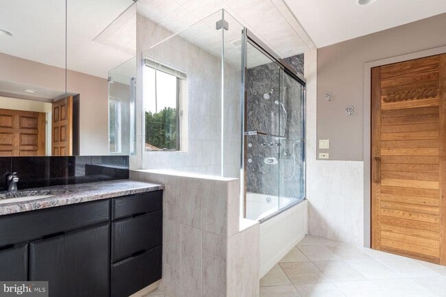 Building Photo - 125 Edison Furlong Rd