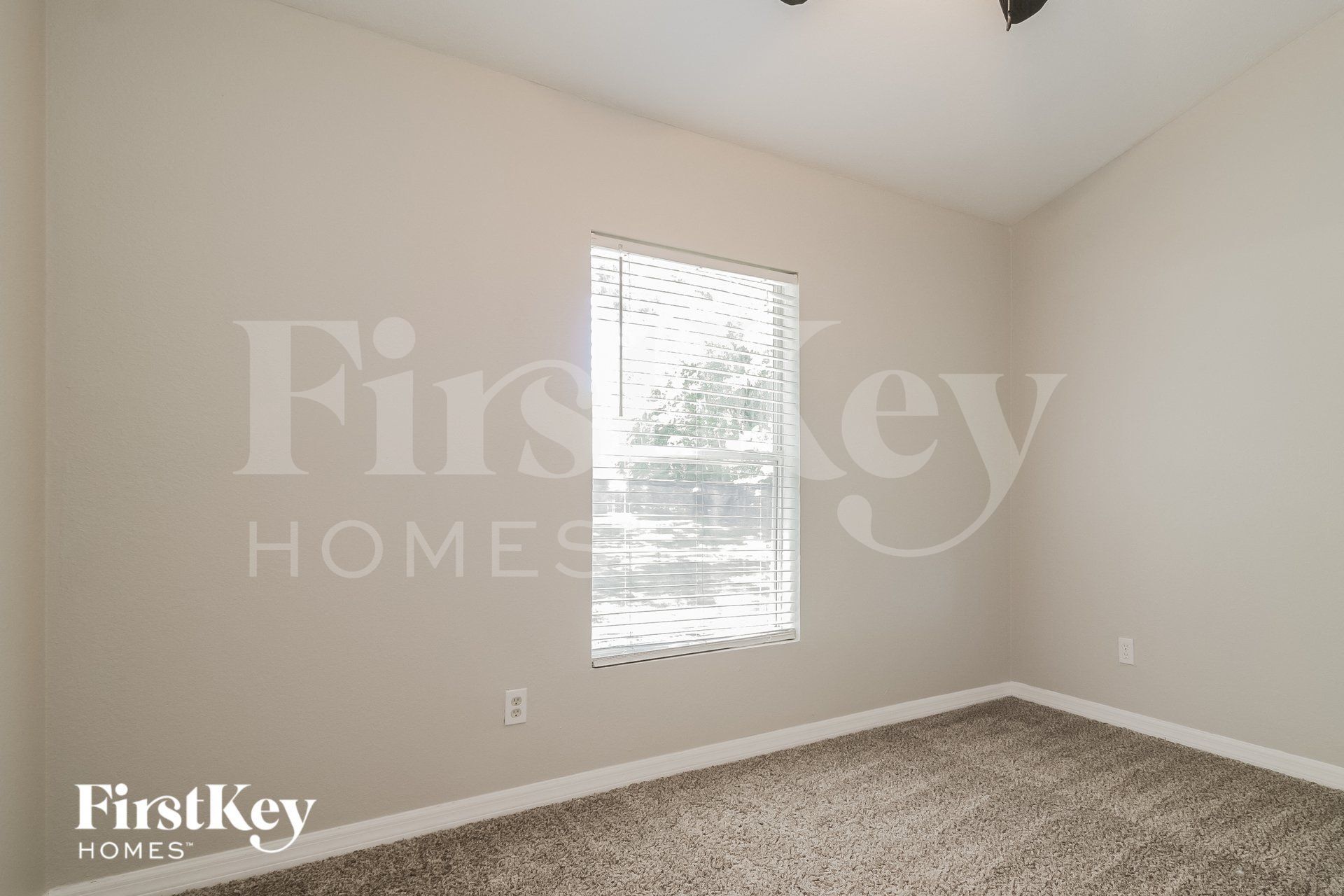 Building Photo - 148 N Ridgewood Ave