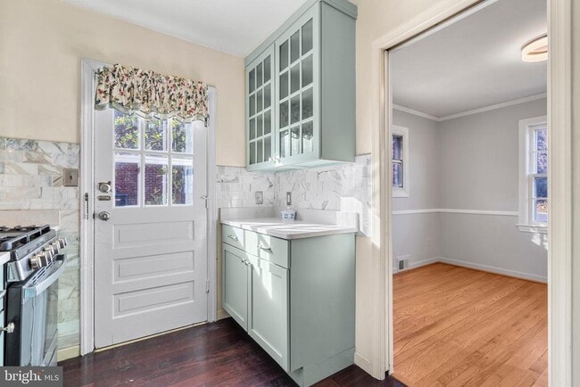 Building Photo - 6130 11th Rd N