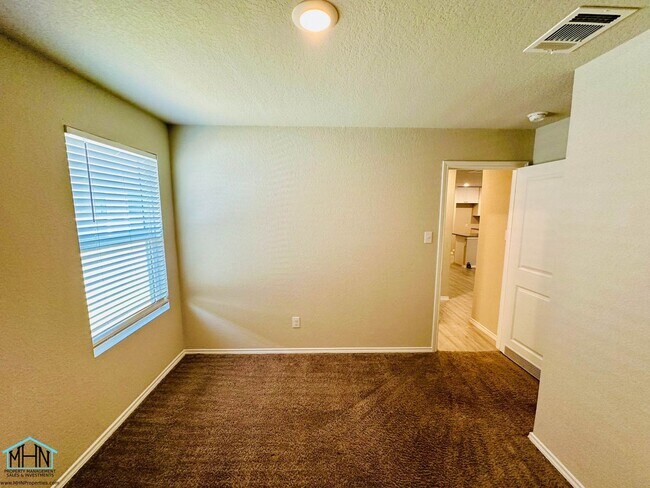 Building Photo - Come Home and Relax in Style in this 3Bedroom 2Bath Home located just a short drive down 1604 fro...