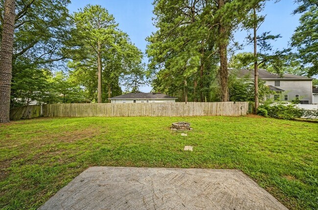 Building Photo - 625 S Military Hwy