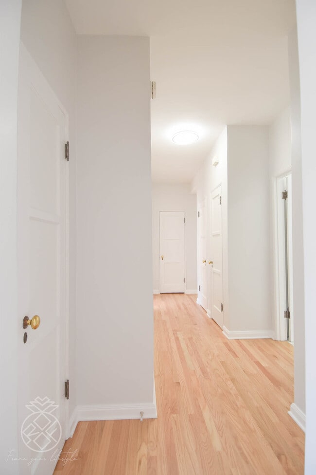 Building Photo - 1069 S Holt Ave