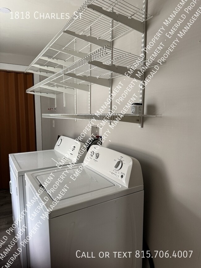 Building Photo - 1818 Charles St