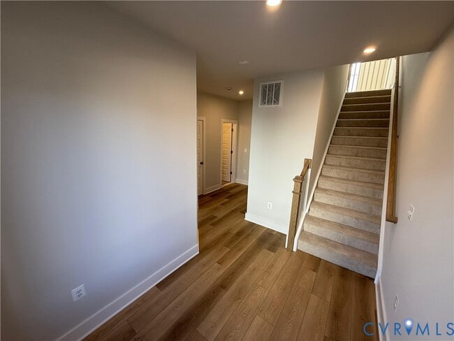 Building Photo - 4005 Munson Wds Pl