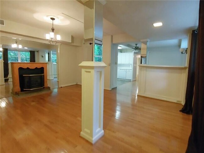 Building Photo - 76 Laurel Forest Cir NE