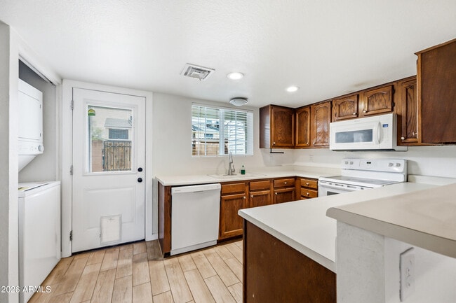 Building Photo - 9831 S 48th Way