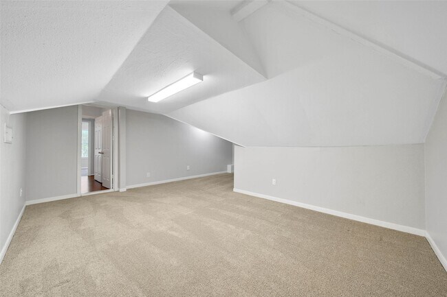 Building Photo - 9 W Lance Leaf Rd