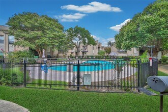Building Photo - 2021 Spenwick Dr