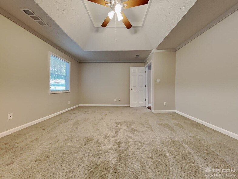 Building Photo - 408 Crested View Dr