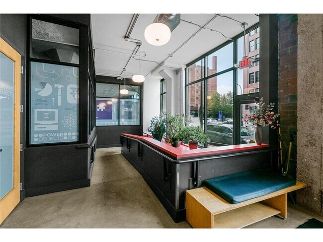 Building Photo - 718 N Washington Ave