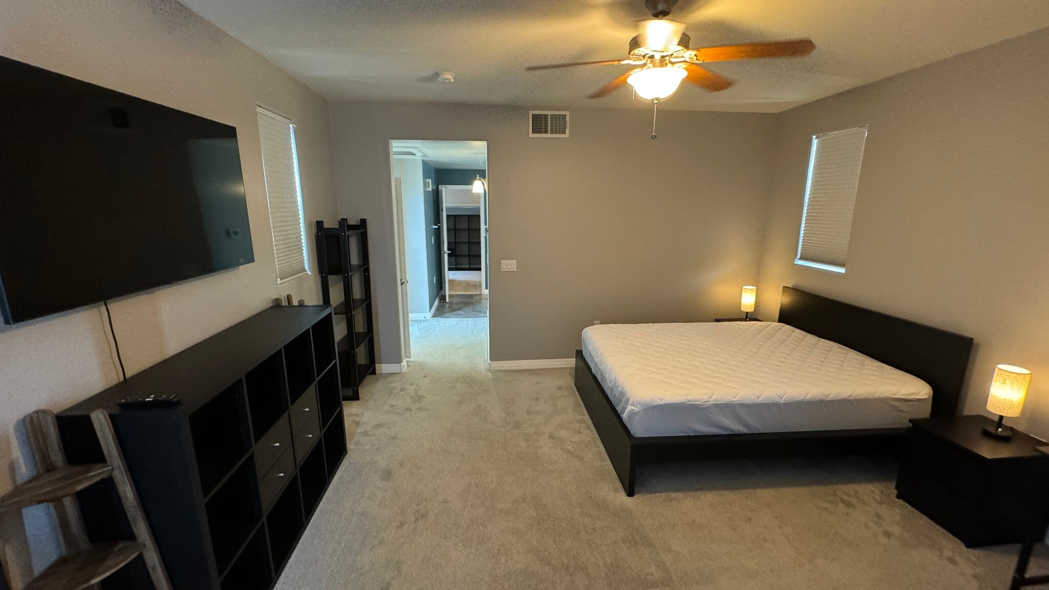 Master Suite - 615 E Portland St