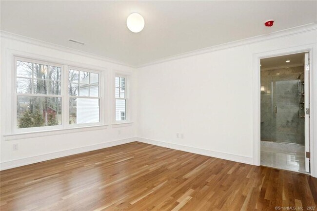 Building Photo - 50 Oak St