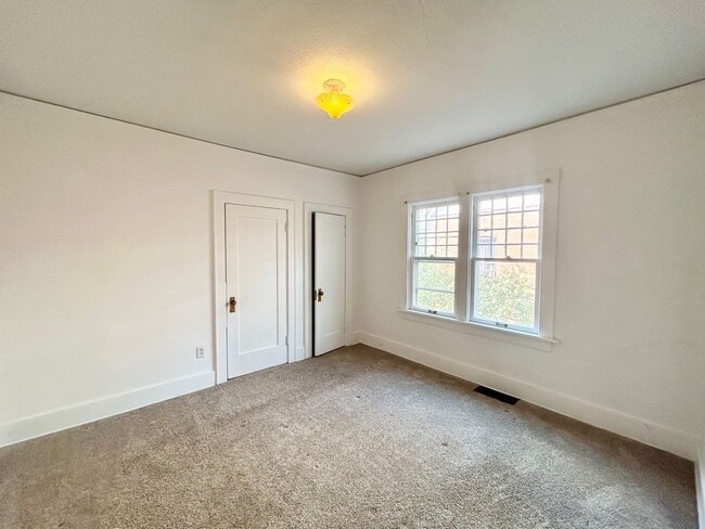 Building Photo - W. Kiowa Street