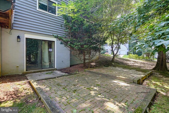 Building Photo - 6103 Triangle Dr