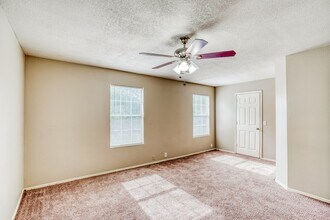 Building Photo - 6210 Scotchwood Dr