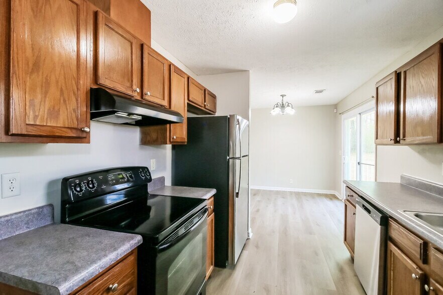 Building Photo - 1113 Spring Creek Cir