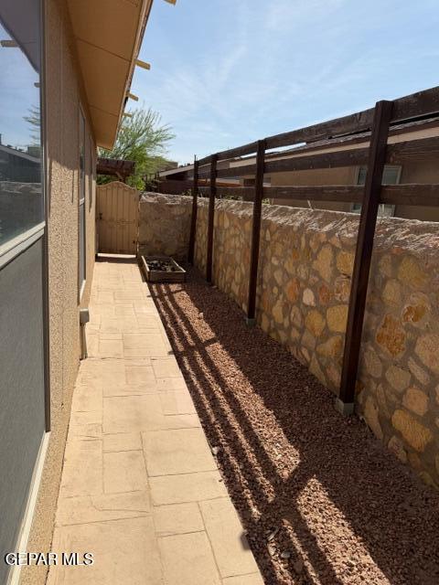 Building Photo - 14668 Jesus Almeida