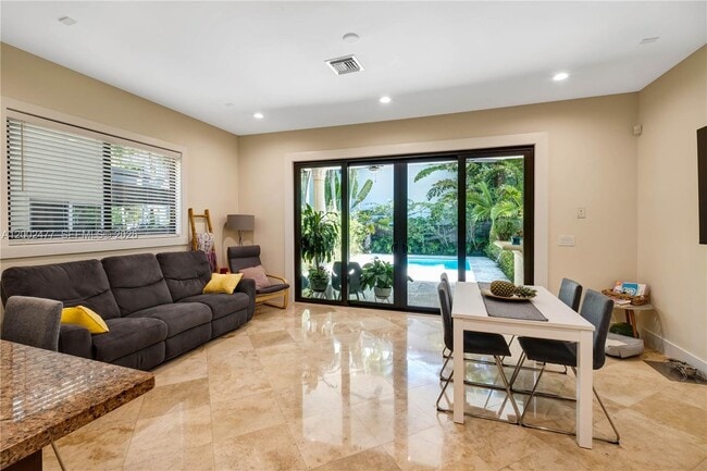 Building Photo - 3141 Day Ave