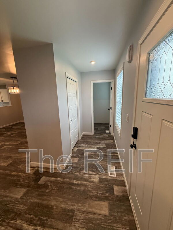 Building Photo - 4477 Soya Ave