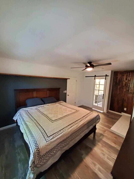 Master Bedroom - 1906 S Balsam St