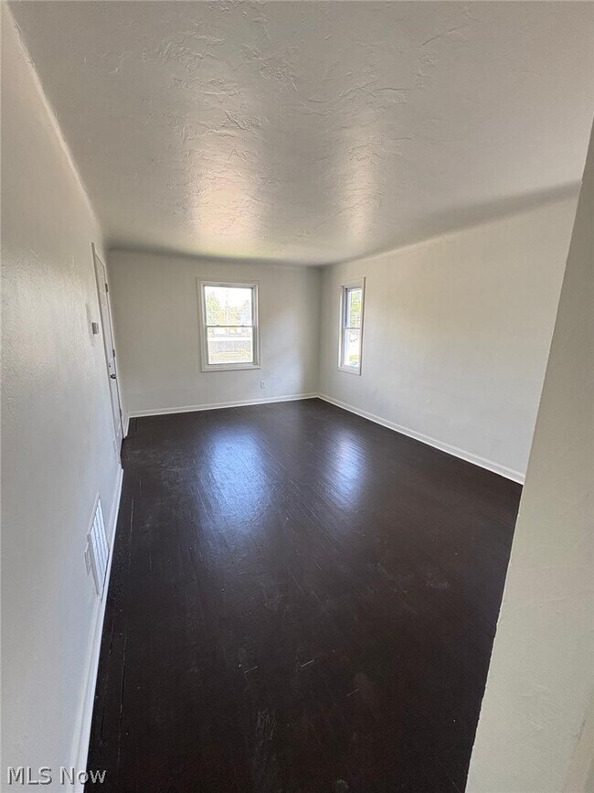 Building Photo - 3662 W 117th St