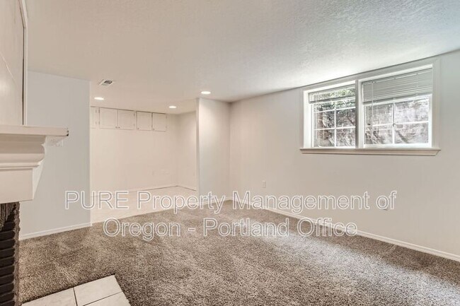 Building Photo - 3740 SE 134th Ave