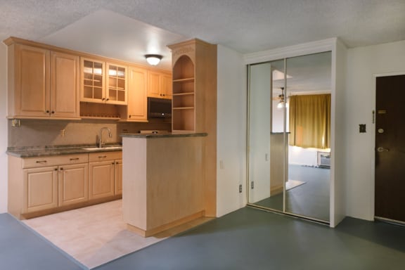 Building Photo - 250 Linden Ave