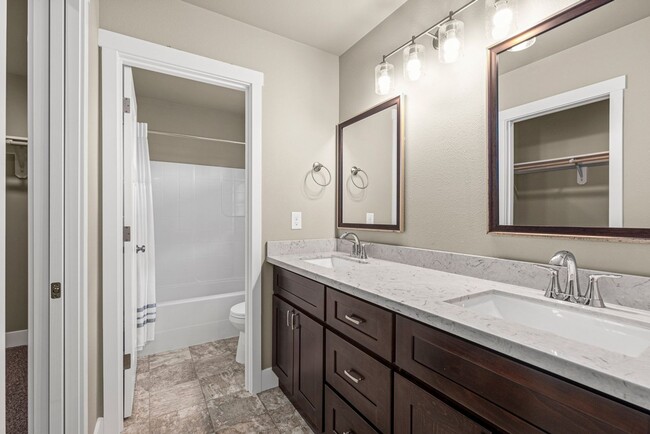 Building Photo - Modern 4-Bed Tacoma Home | Energy Efficien...