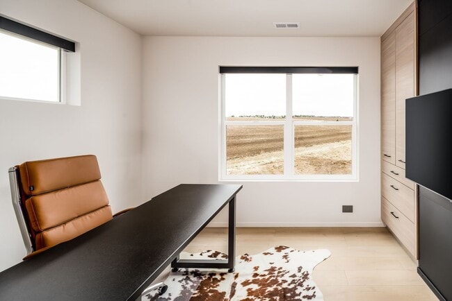 Building Photo - Modern Fully Furnished Condo for Rent- Minutes from the Hospital and Downtown Bozeman