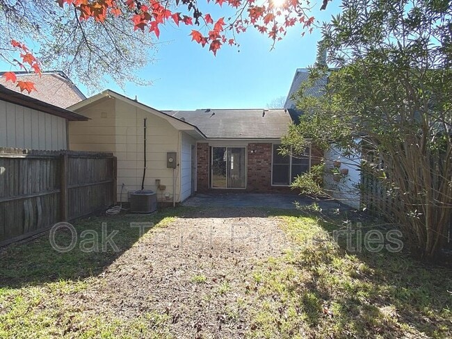 Building Photo - 4428 N Shirley Dr
