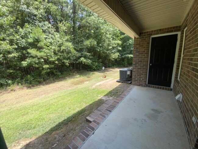 Building Photo - 104 Lakeview Commons Dr