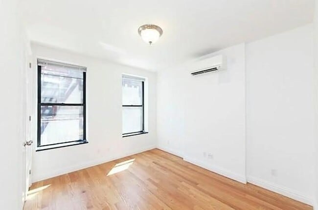 Building Photo - 2 bedroom in New York NY 10019