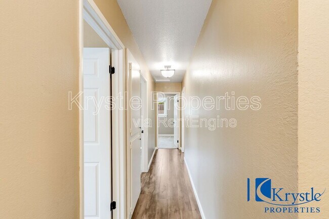 Building Photo - 225 Millbrook Way