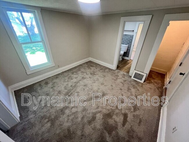 Building Photo - 4104 Y St