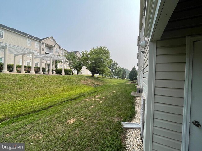 Building Photo - 2503 Amber Orchard Ct W