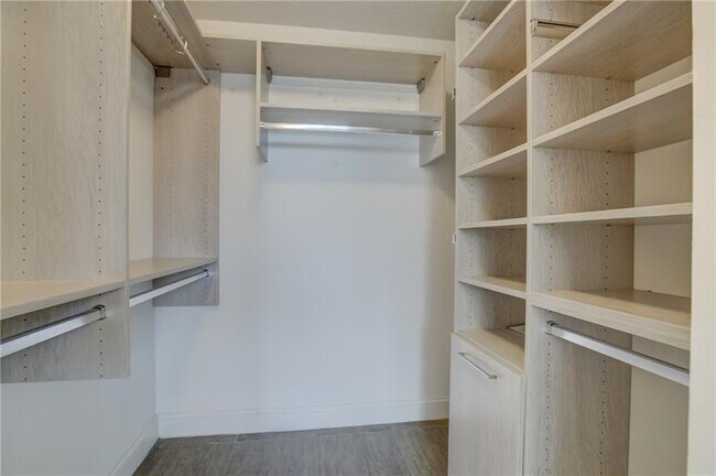 Building Photo - 2841 N Ocean Blvd