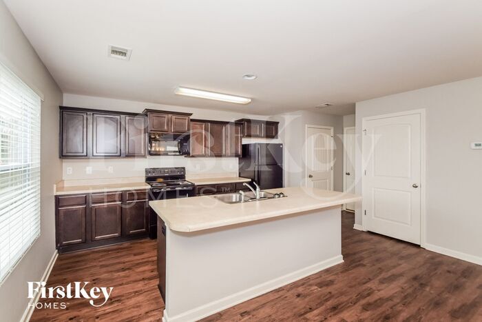 Building Photo - 11462 Walden Trce