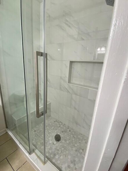 Bathroom2 - 1004 Woodland Vlg