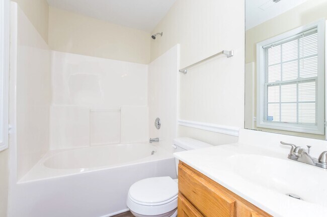 Building Photo - 10437 Hugue Way