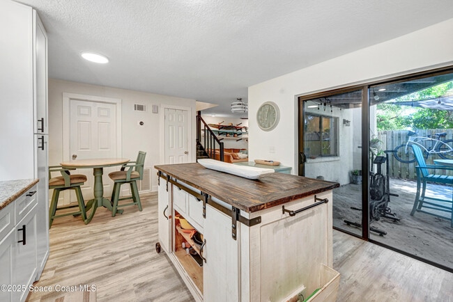 Building Photo - 8703 Jasmine Ct