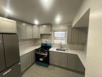 Building Photo - 547 Eldert Ln